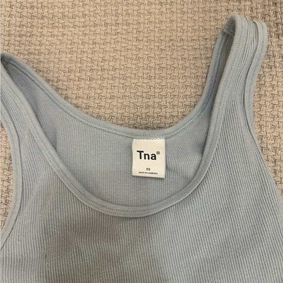Aritzia tank top - Picture 2 of 3